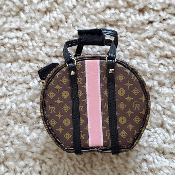 Integrity Toys Fashion Royalty Doll Luggage - Picture 3 of 8